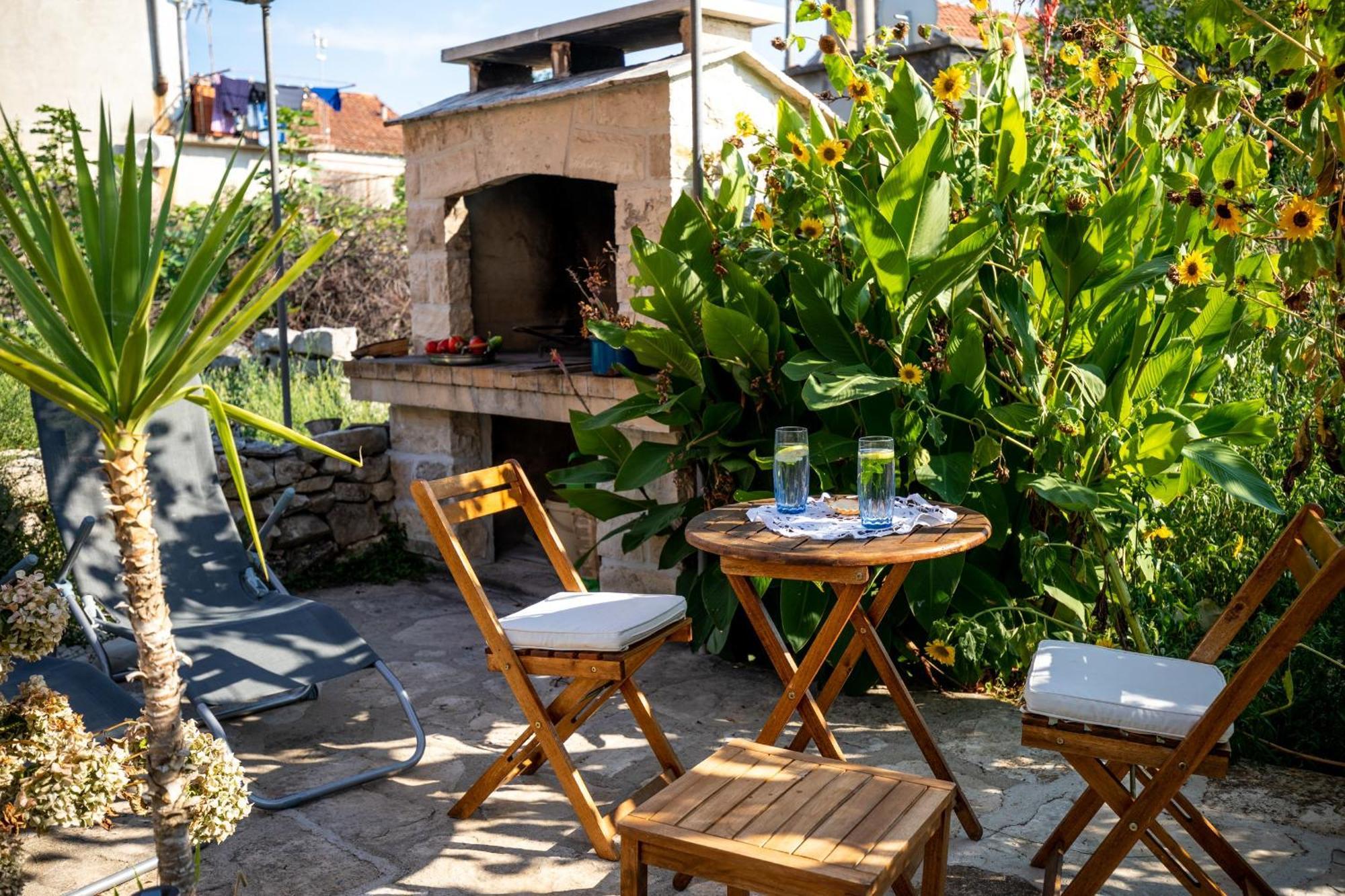 Appartamento Stone House Harmony Zrnovo Esterno foto