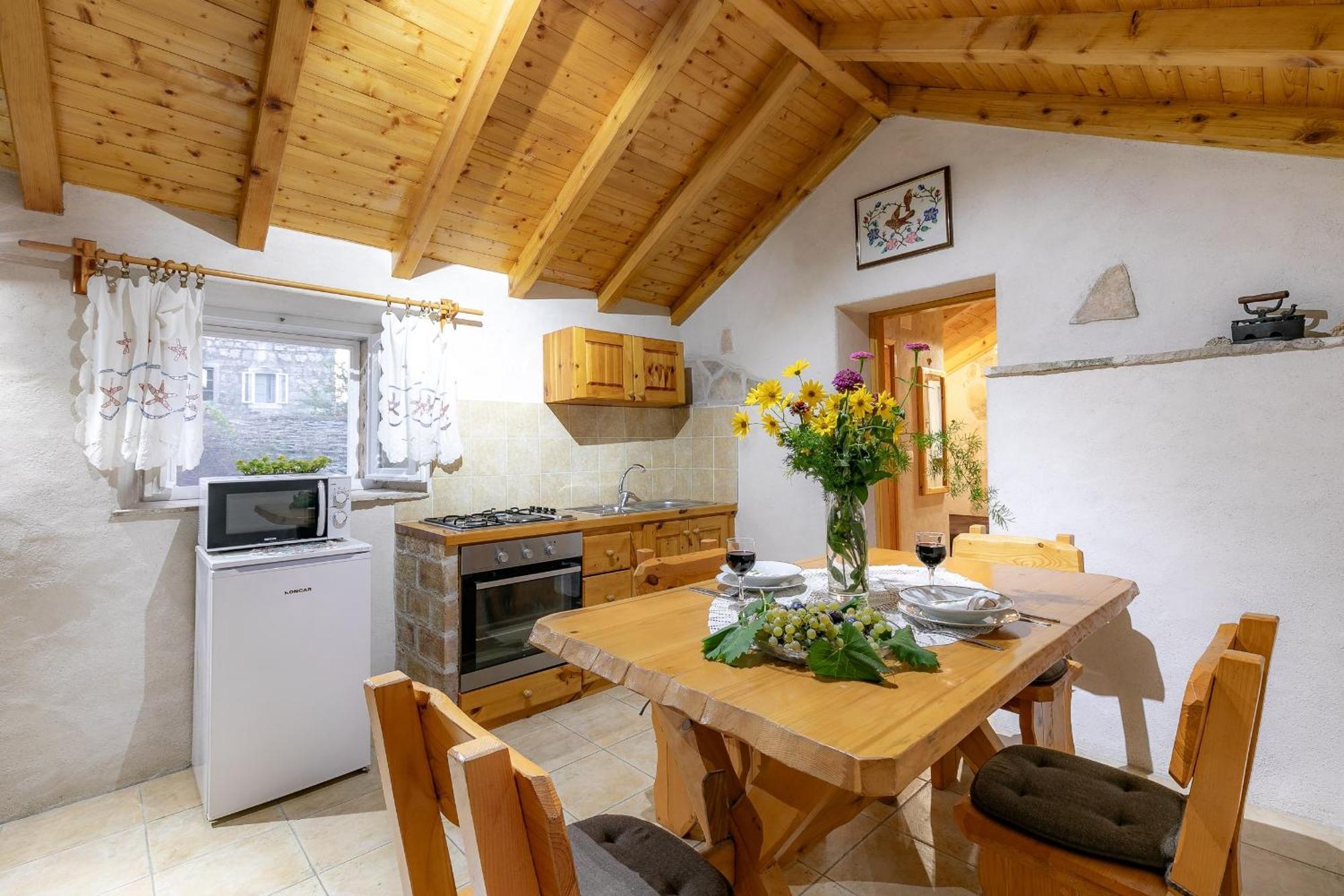 Appartamento Stone House Harmony Zrnovo Camera foto